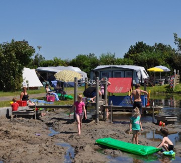 Terrain de jeu aquatique