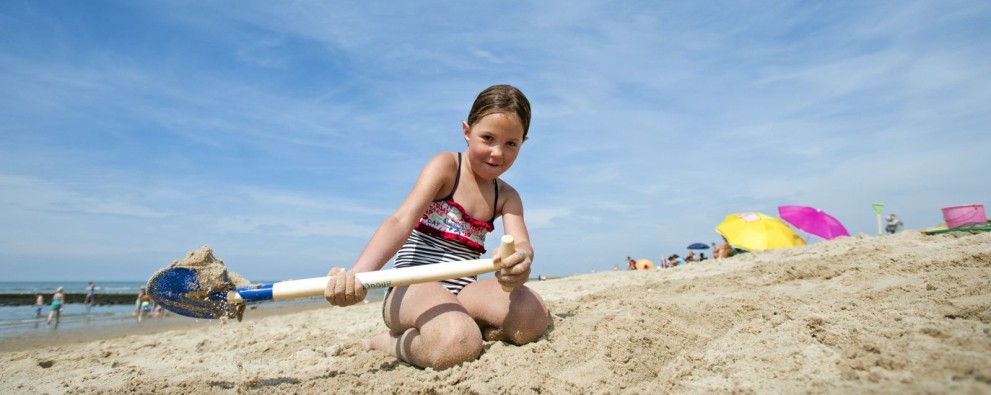 Spelen op het strand