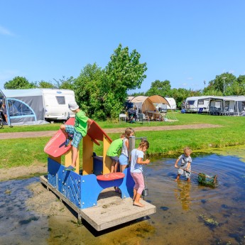 Waterspeeltuin Camping Tempelhof.jpg